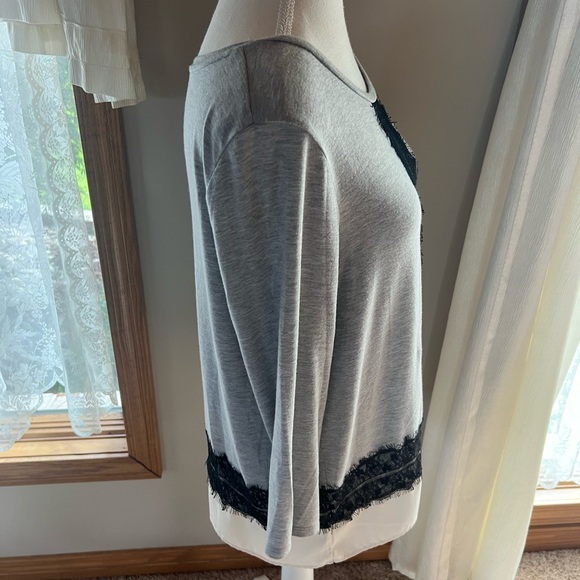Talbots Petites Large Top, pretty gray, cream with black fringed lace - Picture 8 of 11